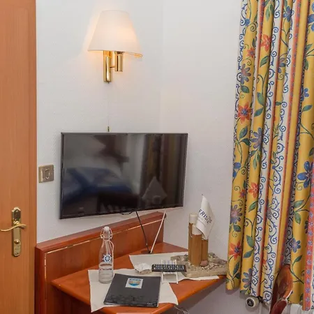 Inselhotel Ihnken Bed & Breakfast *